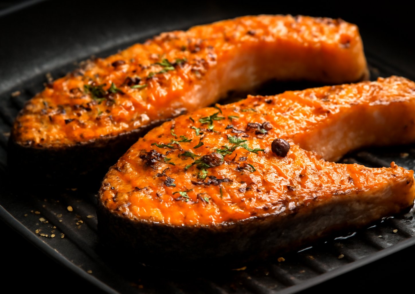 Стейк лосося на электрогриле