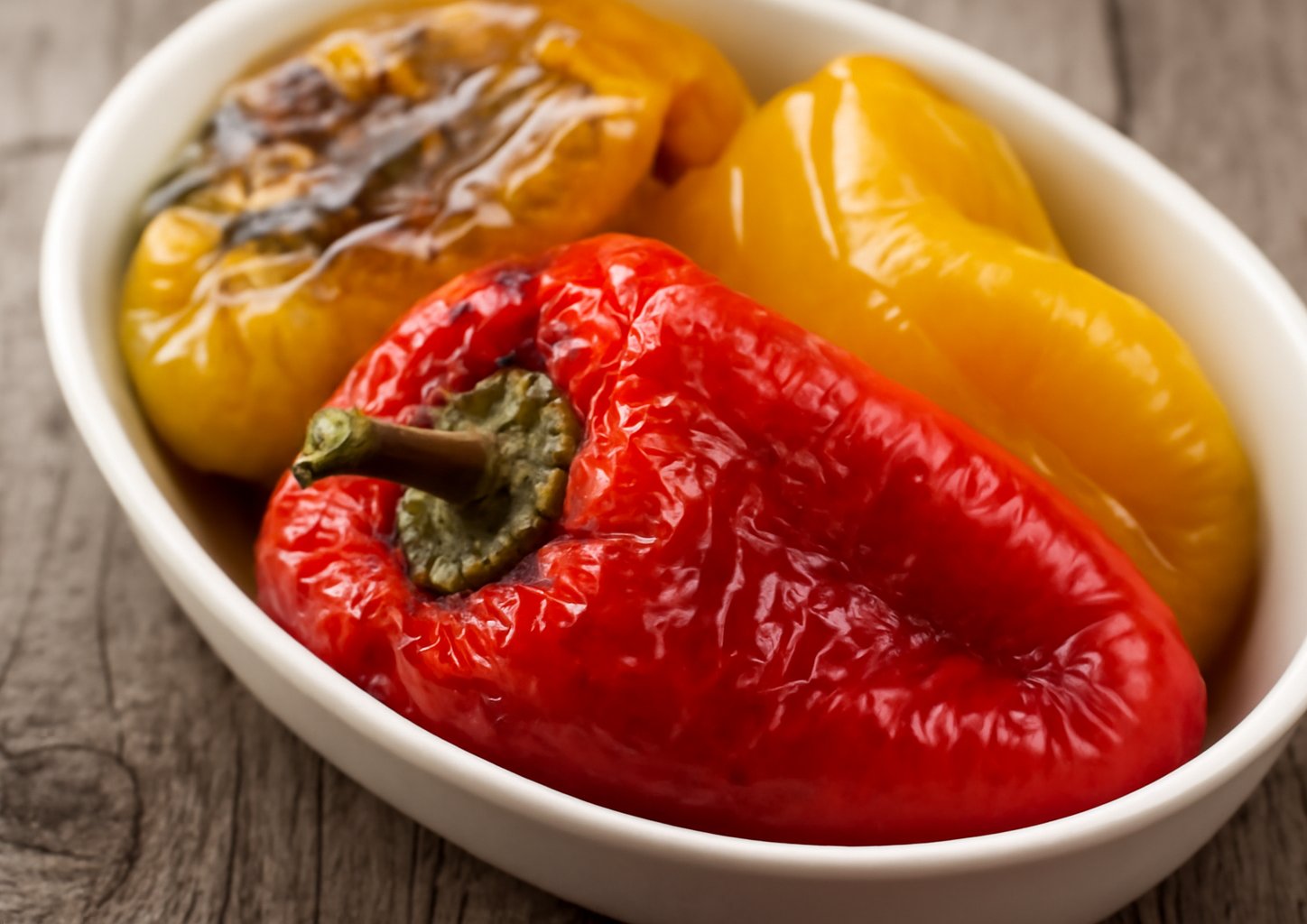 Фаршированные перцы с чечевицей и моцареллой