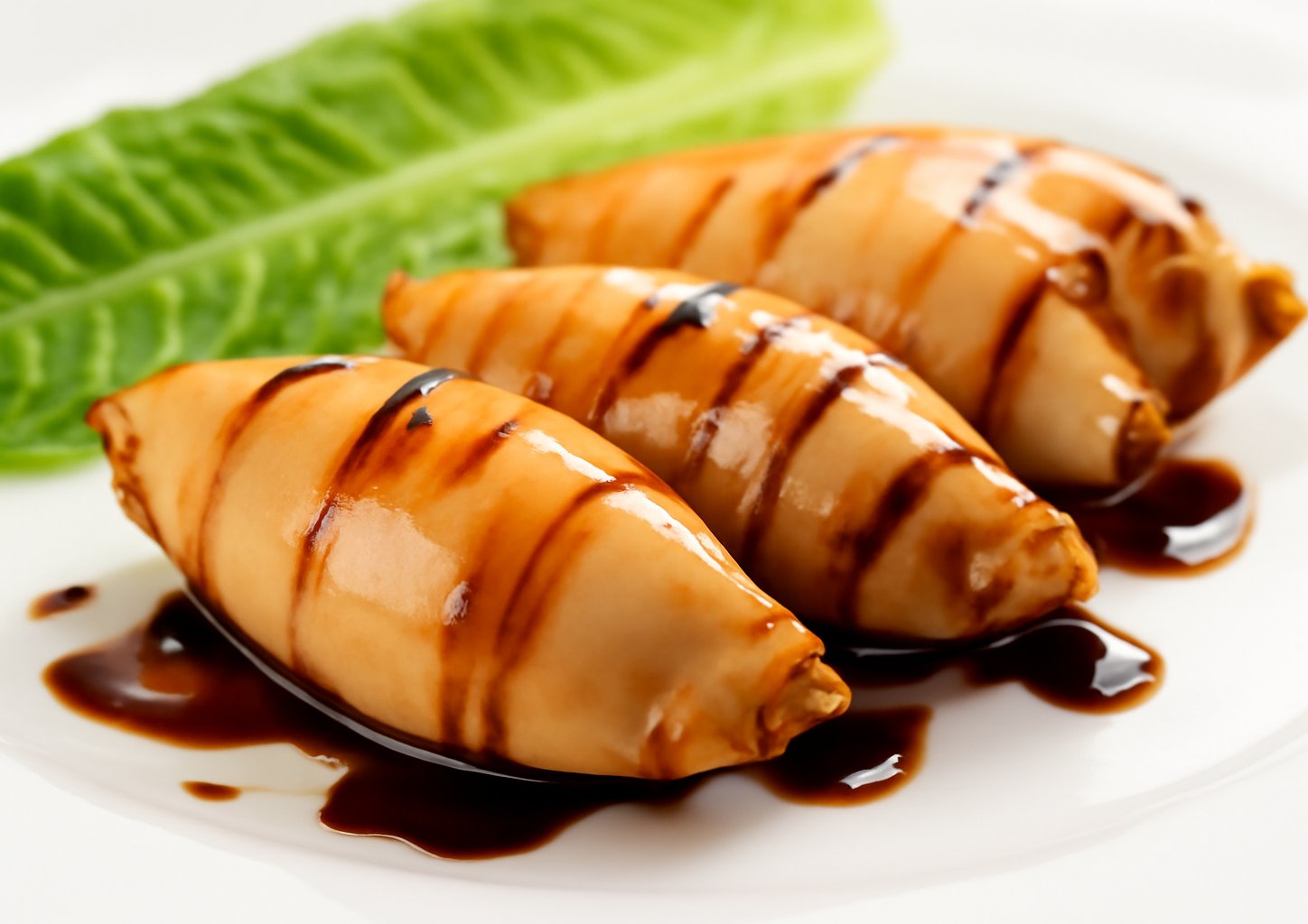 Фаршированные кальмары с сыром фета, оливками и мятой